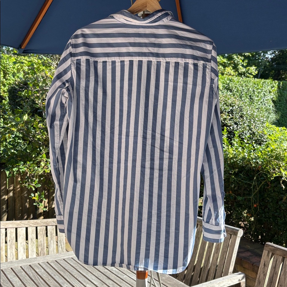 Frank & Eileen Blue and White Vertical-Stripe Button-Down Shirt - Picture 4 of 16